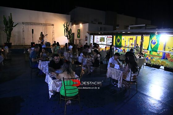 Noite dos Namorados reúne público em noite especial no Costela´s Beer em Nova Mutum/MT