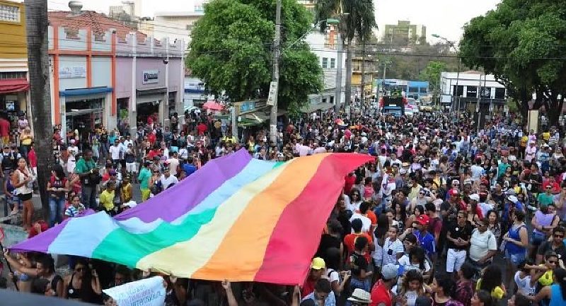 Parada LGBTQIAPN+ movimenta Cuiabá com caminhada, shows e homenagens a ativistas