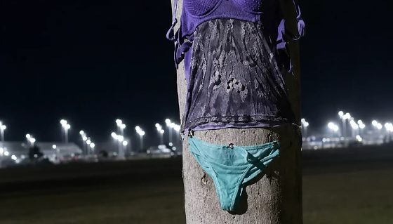 Quem espalhou fotos intimas e lingeries em rua de Lucas do Rio Verde? ;veja vídeo