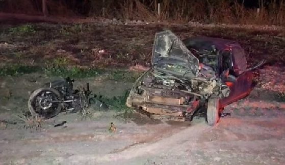 Ultrapassagem termina em acidente entre carreta, moto e carro e deixa um morto na BR-163 em MT