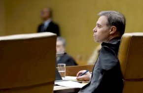 Mendonça retira sigilo de ação envolvendo Vorcaro e decisão atinge Moraes