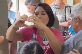 Michelle Bolsonaro enfrenta hostilidade durante votação: “O inferno te espera”;veja vídeo