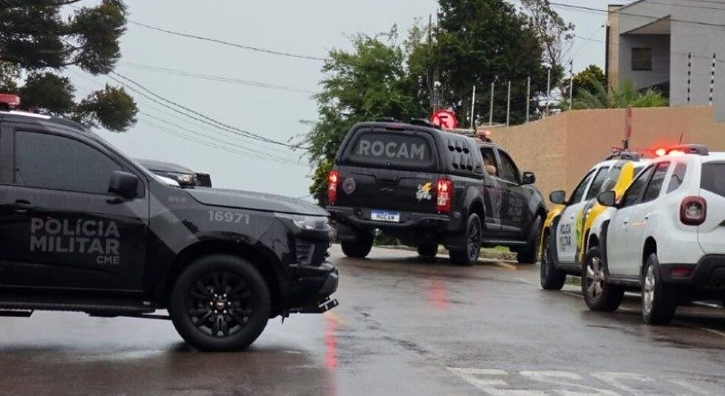URGENTE: Homem armado com faca invade creche e faz 13 crianças reféns