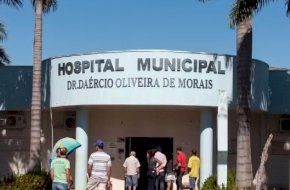 Bebê é encontrada em lixeira após jovem dar à luz em banheiro de hospital em MT