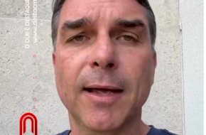 URGENTE: Flávio Bolsonaro diz que Polícia Federal pediu seu passaporte após visita ao pai;veja vídeo